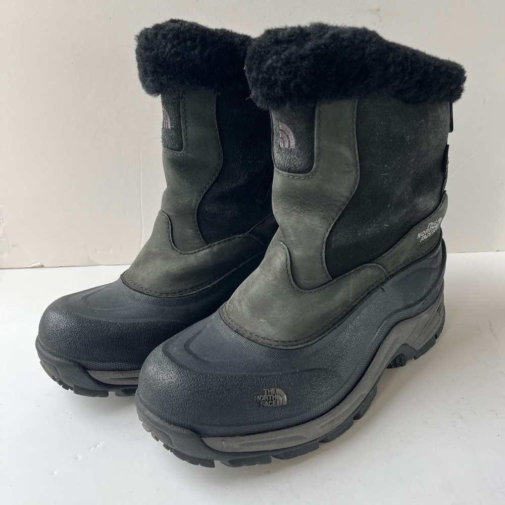 The North Face Women's Black Primaloft Boots Size 7